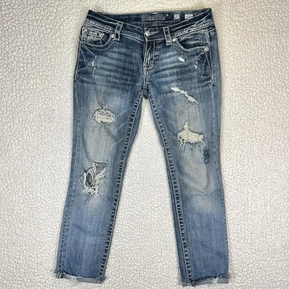 Miss Me Jeans Women's Size 27 (Actual 31x27) Blue Signature Crop Embellished - Picture 2 of 14